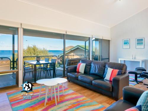 Encounter Bay House | Beautiful Sea Front 3BR with Great Views