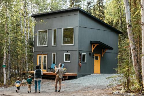 Chugiak House | Beautiful Secluded Cabin in Anchorage, Alaska