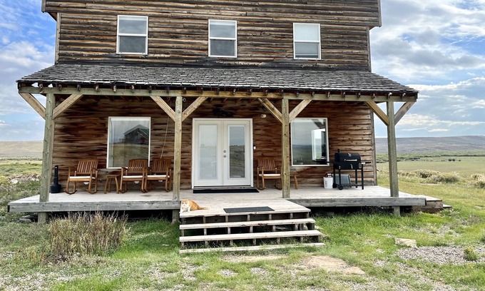 Daniel Cabin | Beautiful, secluded lodge very close to fishing and snowmobile areas
