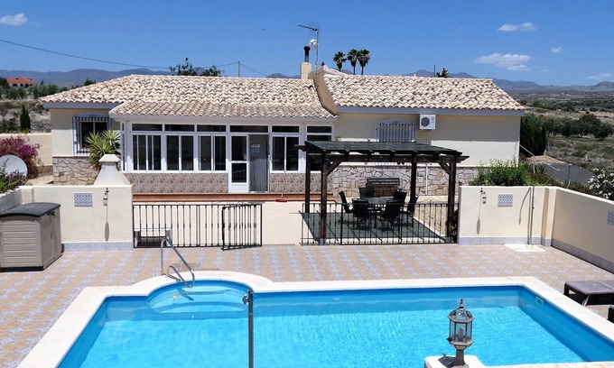 Locaiba Villa | Beautiful secluded villa with private pool in peaceful hamlet