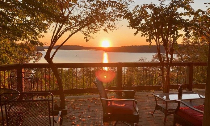 Sylvan Shores House | Beautiful Setting, Amazing Sunsets, Spectacular Lake View, Lakefront Property