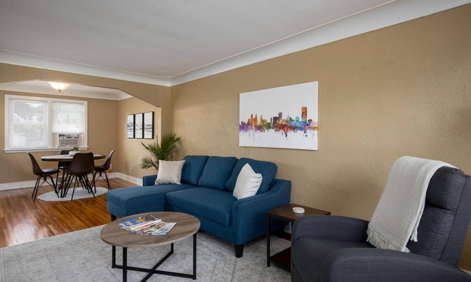 West Seneca Apartment | Beautiful South Buffalo parkside apartment