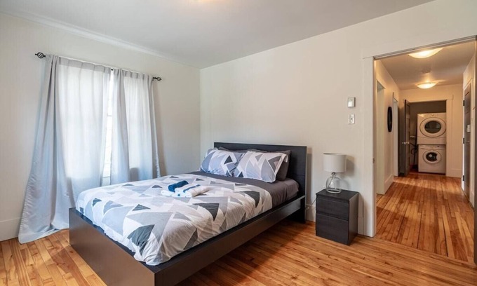 Bedford Apartment | Beautiful & Spacious Apt, AC