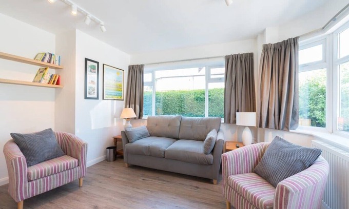 Cambridge Apartment | Beautiful, spacious guest suite, parking, central!