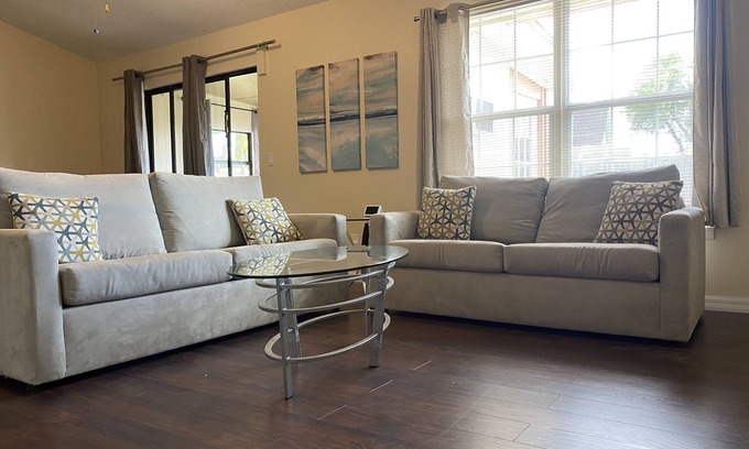 Fairvilla House | Beautiful Spacious Orlando Home Near Theme Parks