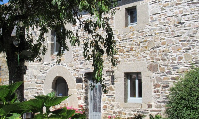 Mur-de-Bretagne House | Beautiful Stone House in an Idyllic location close to Lac De Guerledan