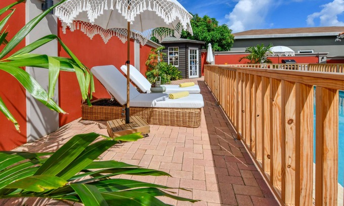 Punto de Oro Apartment | Beautiful studio Sea near the sea with pool