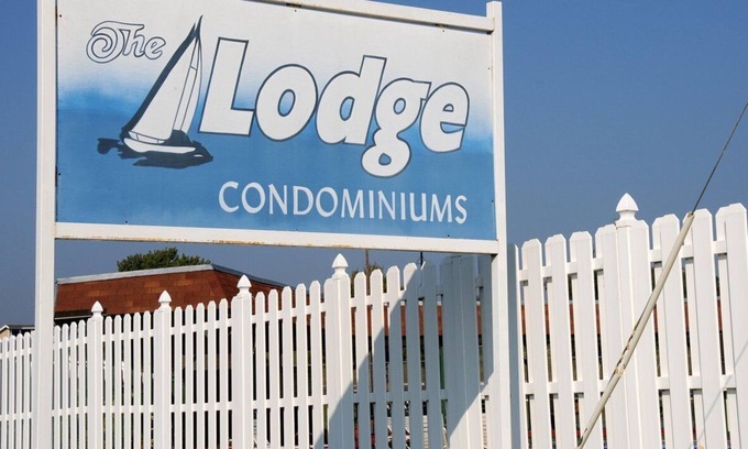Bridgeport Apartment | Beautiful studio unit at resort, sleeps 2
