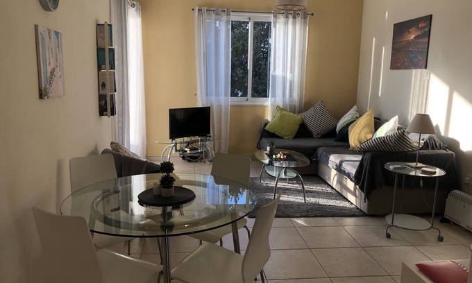Universal Apartment | Beautiful sunny Apartment with wifi & UK TV on Stunning Complex