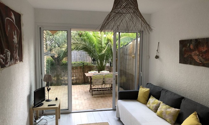 Le Pradet Apartment | * Beautiful T2, garden of 70 m2, quiet, sunny, 50 meters from the beach