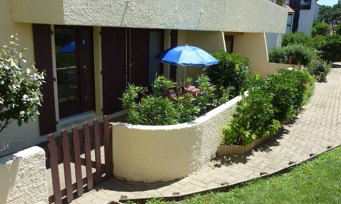 Le Penon Apartment | BEAUTIFUL T3 ON GROUND FLOOR, A100 M BEACHES AND SHOPS IN SEIGNOSSE LE PENON