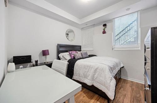 Downsview Apartment | Beautiful Townhouse Near Yorkdale Mall, Wilson Subway
