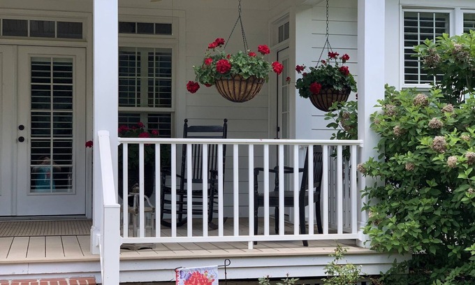 Edgefield House | Beautiful Two Story Home adjacent to Country Club