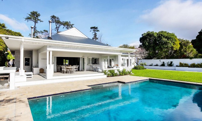Constantia House | Beautiful Upper Constantia home with views