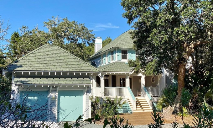 Bald Head Island House | Beautiful vacation home, centrally located, close to Beaches and BHI Club