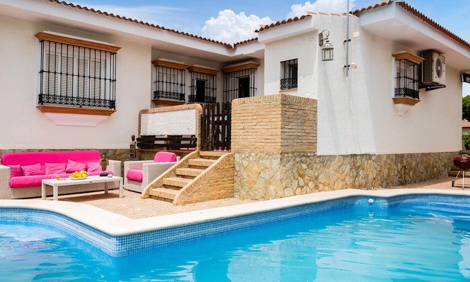 Sector M - Malvasia House | Beautiful vacation villa with pool near the beach.