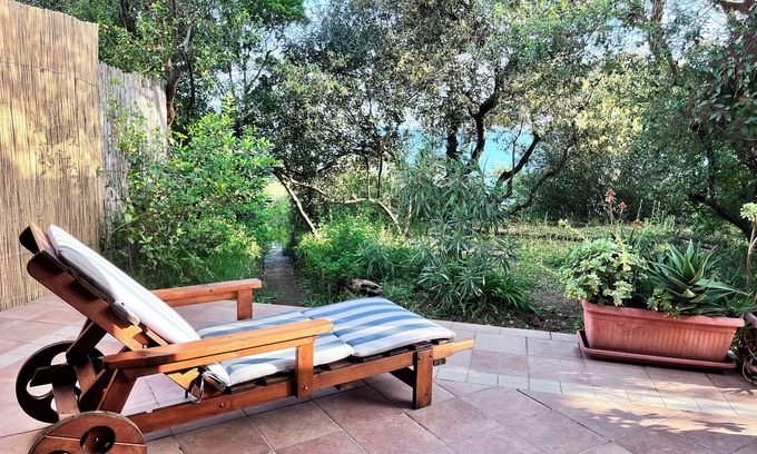 Fondi Villa | Beautiful villa apartment on the beach