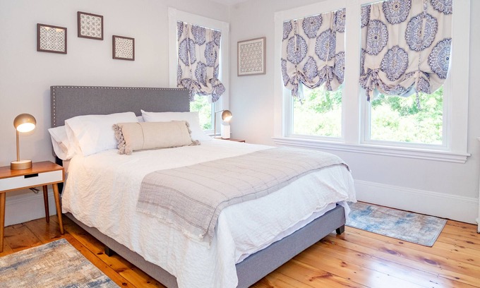 Ipswich Apartment | Beautiful Victorian with Modern Flare close to Town, Train & Beach