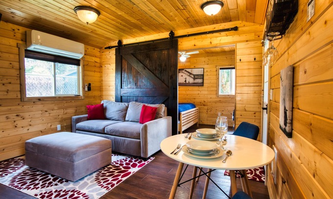 East Central House | Beautiful Views, 2+ Private Parking Spaces, Peace & Quiet, Pet & Family friendly