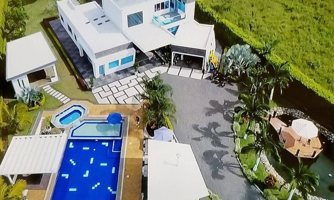 Fonda Central Villa | Beautiful Villa Estate