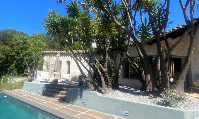 Villeneuve-Loubet Villa | Beautiful Villa (8 prs) located in a quiet residential area.