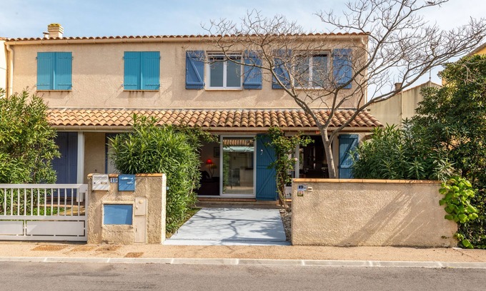 Saint-Pierre-la-Mer Villa | Beautiful Villa downtown 120 m² comfort * air conditioning, wifi 200 m plage