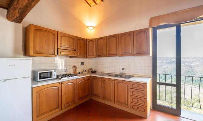 Montebonello House | Beautiful villa for 14 guests with WIFI, A/C, private pool, TV, pets allowed and panoramic view