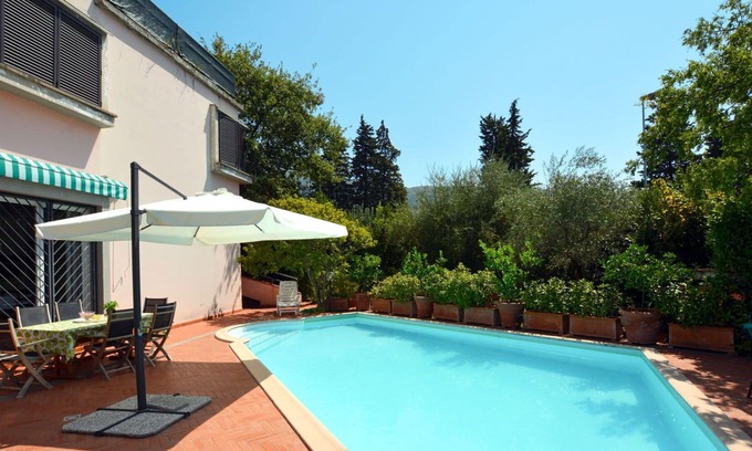 Prato House | Beautiful villa for 6 people with private pool, WIFI, TV, terrace and parking