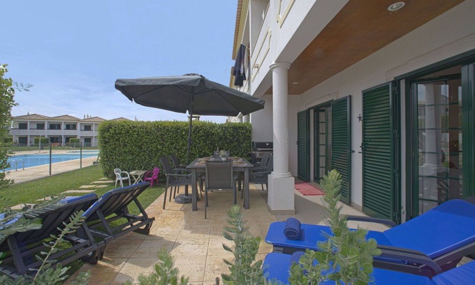 Albufeira House | Beautiful villa for 6 guests with A/C, pool, hot tub, WIFI, TV, terrace and pets allowed