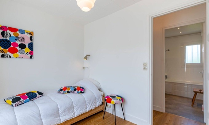 Dives-sur-Mer House | Beautiful villa for 6 people with WIFI, TV, balcony, pets allowed and parking