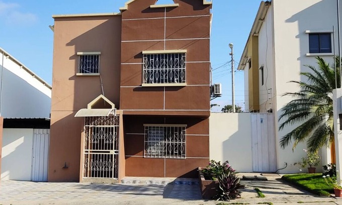 Manta Villa | Beautiful Villa in Private Urbanization Just Five Minutes Outside of Manta