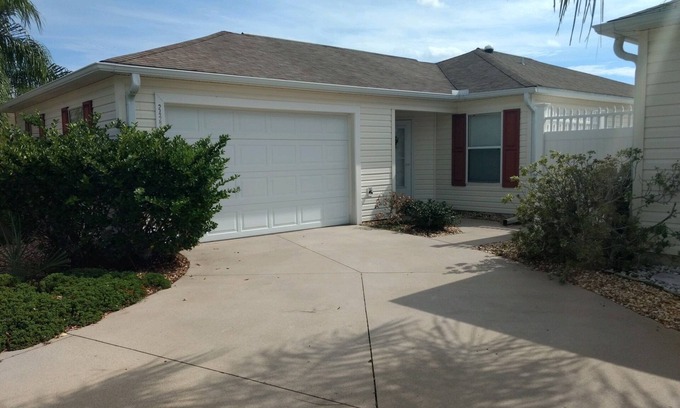 Bonnybrook Villa | Beautiful Villa in the Heart of Florida's Friendliest Active Adult Community