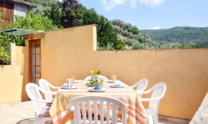 Prela House | Beautiful villa for 6 people with TV, terrace, pets allowed, panoramic view and parking