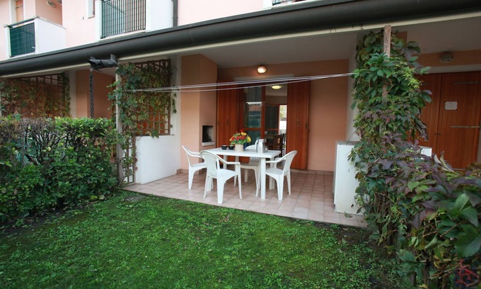 Rosapineta Apartment | Beautiful villa with private garden and porch