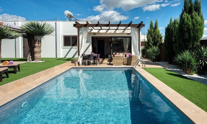 Ibiza Town Villa | Beautiful villa near the beach and Ibiza for families and friends *AUGUST OFFER*.