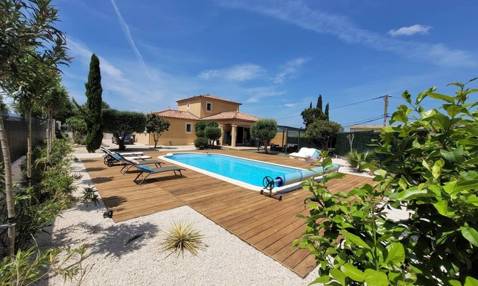 Langlade Villa | Beautiful villa with heated pool between Nîmes and Le Grau du Roi