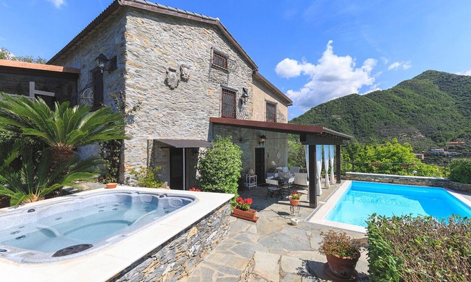 Vescina Villa | Beautiful villa with pool and jacuzzi near the coast! - Villa Vescina
