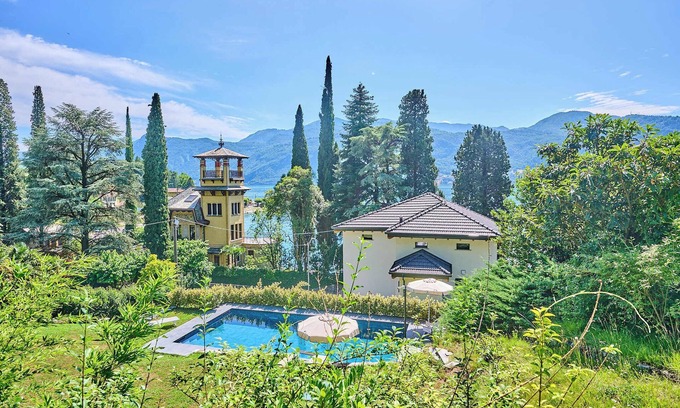 Lierna Villa | Beautiful villa, within walking distance of the lake, with swimming pool and private parking.
