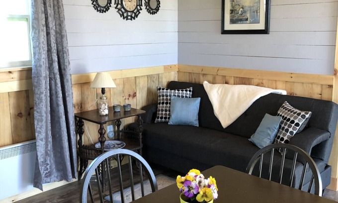 Guernsey Cove House | Beautiful Waterfront Studio Cottage