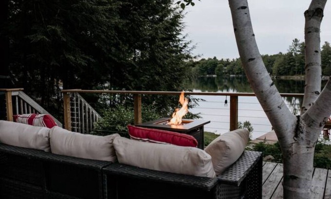 Bala Cottage | Beautiful waterfront cottage BnB nestled in the heart of Muskoka!