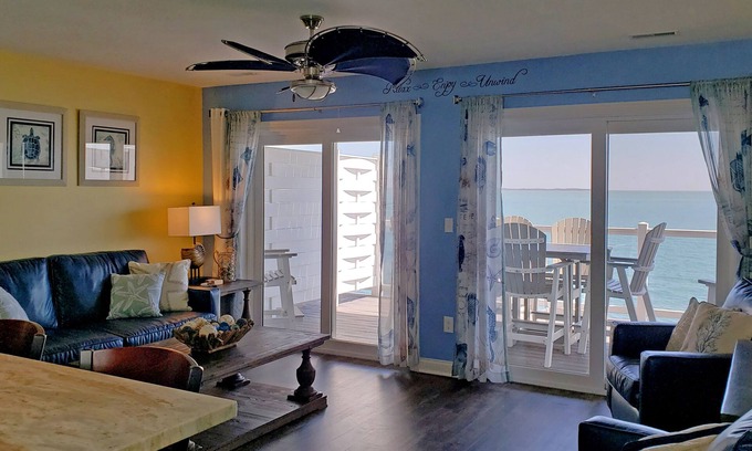 Put-in-Bay Condo | Beautiful Waterfront Put-In-Bay Condo - Lakeside Decks 4BR 3BA -12ppl CON 207