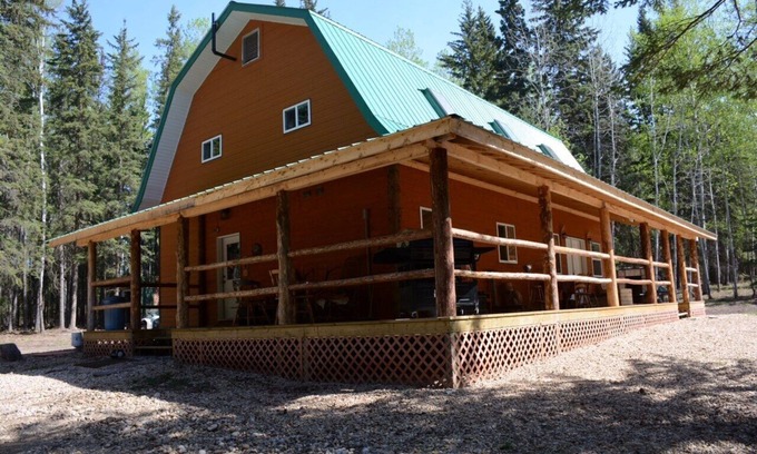 Central Alberta Cabin | Beautiful Wilderness Retreat Cabin 1.5 hours north of Edmonton!