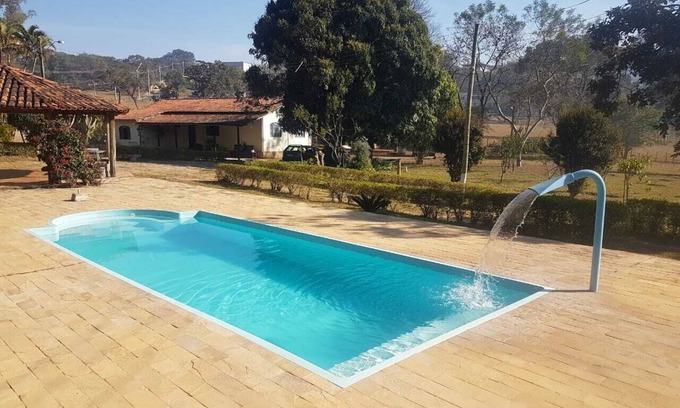 Confins House | BEAUTIFUL WOODED ESTATE, WITH ASPHALT AT THE DOOR, CARETAKER AND SWIMMING POOL.