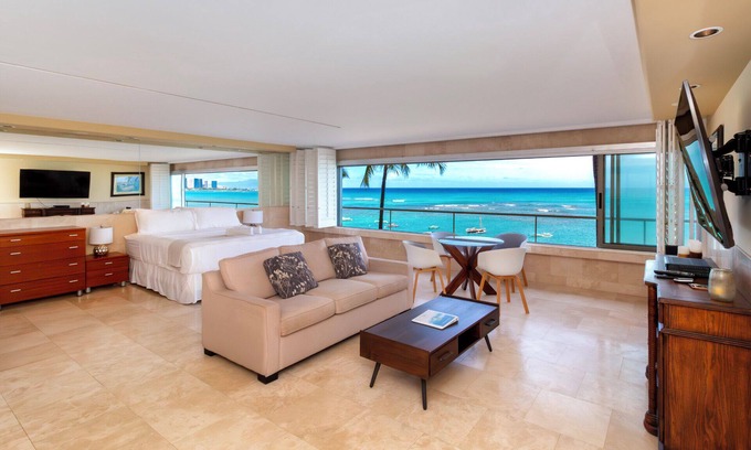 Diamond Head - Kapahulu - St. Louis Condo | Beautifully corner unit on the Gold Coast