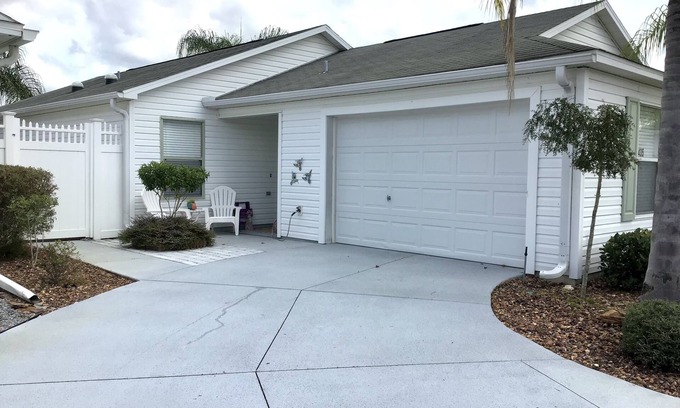 Hadley House | BEAUTIFULLY Decorated Dog Friendly Villa w/GAS GOLF CART!