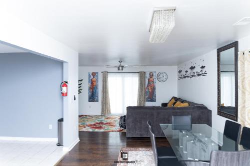 Weequahic Apartment | Beautifully Designed & Spacious Apartment in Newark 10mins from EWR Airport, Close to NYC and Beth Israel Hospital