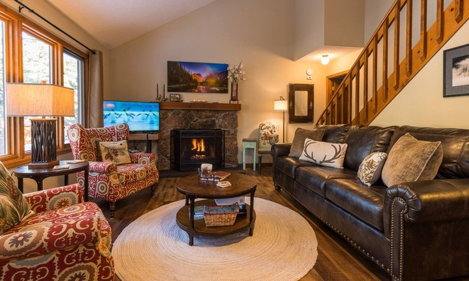 Aspen Brook Cabin | Beautifully Furnished, Clean and Cozy Cabin Next to Rocky and Near YMCA
