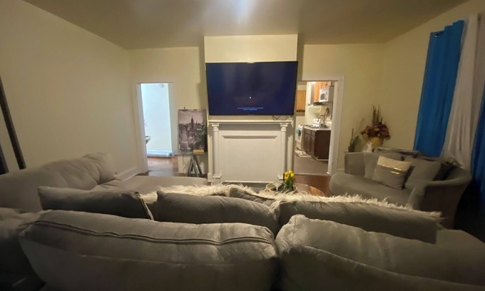 Pikesville Apartment | Beautifully furnished entire first floor home