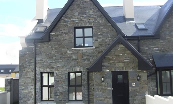 Ballyheigue House | Beautifully located house near the beach