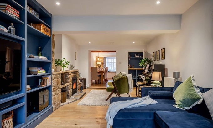 Moreton-in-Marsh Cottage | Beautifully presented holiday cottage - Stonecrop Cottage